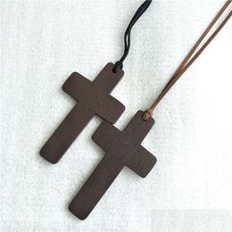 Pendant Necklaces New Simple Wooden Cross Necklaces For Women Wood Crucifix Pendant With Black Brown String Rope Long Chains Fashion J Dhtdg