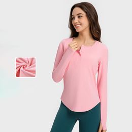 L-w026 Ribbed Long Sleeve Shirts Lightweight Warmth Sweatshirts Hip Length Slim Fit Yoga Tops Tee Curved Hem Fitness Shirts with Thumbhole