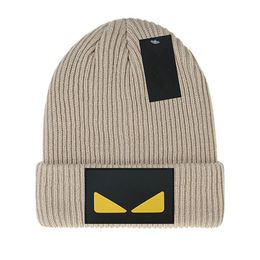 Berretto di design berretto di lusso berretto di maglieria temperamento versatile berretto lavorato a maglia caldo cappello di design Fend lettera regalo di Natale cappello molto carino sacchetto per la polvere 17 colori F-6