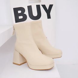 Nya High Heel Martin-stövlar för kvinnor Autumn Leisure Edition Back Zipper Martins Booties Womens Waterproof Platform Leather High Heels Woman Fashion Shoes 34-43