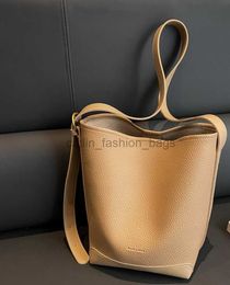 Shoulder Bags The same 2023 new Tote bag simple bucket bag large capacity soft underarm shoulder bagcatlin_fashion_bags