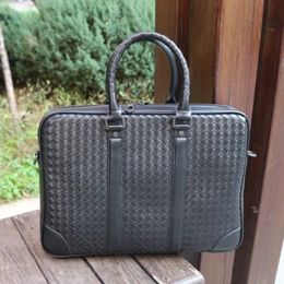 Briefcases Woven Sheepskin Men s Handbag Genuine Leather Business Male Laptop Bag Fashion Luxury Crossbody Travel Briefcase 231013