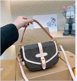 Luxurys Designers Bags Handbags Women Messenger Handbag Monograms Embossing Small Tote Shoulder Crossbody Bag BUHU