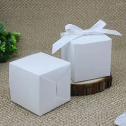 Gift Wrap 100Pcs European Style Square Shape White Wedding Favours Candy Boxes With Ribbons Paper Party Supplies