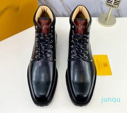 boots cowhide Belt buckle Metal men Shoes Classic Bee Thick heels Leather designer High heeled Fashion Diamond boot