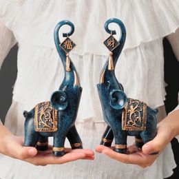 Decorative Objects Figurines 2PCS Lucky Elephant Resin Crafts Nordic Style Statues Animal Sculpture Ornaments for Home Office Decoration Desktop Decor 231012