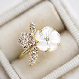 Cluster Rings Fashion White Flower Ring Gold Plated Resin Elegant Princess Charm Romantic Valentine's Day Jewellery Gift