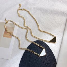 Luxury Pendant Necklace Fashions Inverted Triangle P Letter Gold Chain Jewelry Mens Womens Fashion Personality Clavicle Chains Top Quality