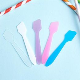 Disposable Mini Plastic Small Face Cream Spoon Facial Mask Stick Cosmetic Spatula Scoop Beauty Makeup Sticks Spoon Tools Sxlre