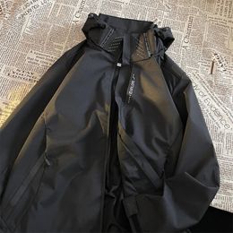 Men's Jackets Lovers Jacket Outdoor Windproof Waterproof Sports Windbreaker Hooded Loose Fashion Casual Zipper Bomber Coats Multiple Colour 231012