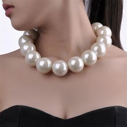 New Fashion Elegant White Resin Pearl Chain Choker Statement Bib Necklace Faux Big Pearl Beaded Necklaces Women Jewelry Gift 21033215T