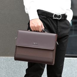 Briefcases Leather Executives For Men Designer Business Tote Bag Wallet Handbag Shoulder Ipad Square Side Crossbody Document 231013