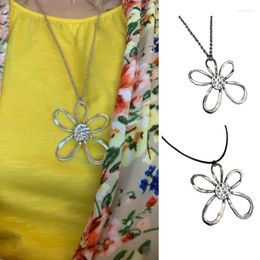 Pendant Necklaces Hollow Flower Chokers Alloy Material Party Jewellery For Women Girls