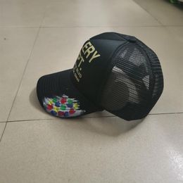 2022 Designer LEXURIE LETTRE BRODERIE Bend Wave Caps Male Hip Hop Visor Mesh Male Femelle Cross Punk Baseball HATS2528