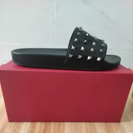 Slippers Classic Luxury Rivet Elements High-quality Men And Women's Fashionable Fashion For Couples