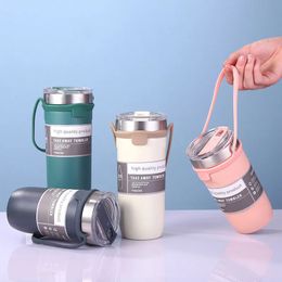 Stainless Steel Take-away Tumblers 550/710ml Car-cup Travel Coffee Mug Thermos Cups Drinking Bottle Vacuum Insulation Cup Ice Bully Cup Silicone Handle