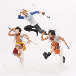 Mascot Costumes 17cm One Piece Anime Figures Running Brother Monkey D Luffy Portgas Ace Sabo Action Figure Collection Model Ornaments Toys Gifts