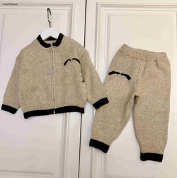 Tracksuits for kids designer Autumn Knitted suit Size 80-120 CM Logo jacquard long sleeved zippered jacket and pants Oct10