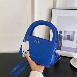 Light Luxury and High Beauty 2023 New Korean Style Handbag Popular Fashion One Shoulder Crossbody Bag Sen Small Square model 5598