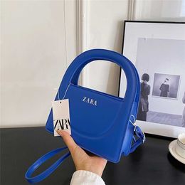 Light Luxury and High Beauty 2023 New Korean Style Handbag Popular Fashion One Shoulder Crossbody Bag Sen Small Square code 5631