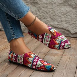 Dress Shoes Ethnic Style Single Shoe Women's 2023 Spring And Autumn Flat Bottom Shallow Mouth Pointed Toe Bean Large Casual Women'