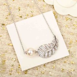 2023 Luxury quality charm pendant necklace with diamond and nature shell beads in silver plated have stamp box PS4644A