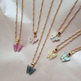 Korean Version Acrylic Butterfly Pendant Necklace For Women Gold Color Butterfly Necklace Simple Elegant Chain Jewelry Wholesale YMN054