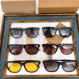 Designer The new square frame shaped sunglasses from are popular among celebrities on the internet. The same stylish and versatile sunglasses 4V6K