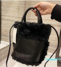 Crossbody Bag Luxury Shoulder Bags High-capacity Various styles Different Colours Fashion size 26*23cm