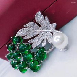 Broszki hurtowe liście modowe dla kobiet sukienka mecz zielonej kamiennej najwyższej jakości broszka ślubna kropla