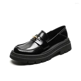 Dress Shoes 2023 Autumn Women's Leather Ladies Black Casual Loafers British Style Low Heels Metal Decoration Career And Walking Wear
