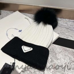 Beanie Beanie/skull Caps Designer Brand Men's Beanie Hat Women's Autumn and Winter New Triangle Marker Fashion Trend Retro Classic