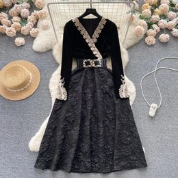 Two Piece Dress Runway Autumn Winter Lace Embroidery Jacquard Dress Women V-Neck Long Sleeve Belt Velvet Dress Midi Robe Floral Vestidos 2024