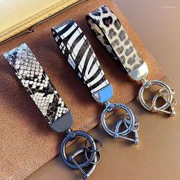 Keychains Luxury Genuine Leather Keychain Lanyard Men Women Leopard Zebra Snake Pattern Buckle Car Key Ring Holder Jewellery Gift Chaveiro