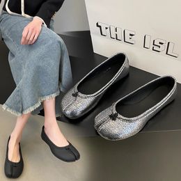 Slippers Fashion Tabi Shoes Flats Casual Single Women s 2023 Trends Silvery Soft Leather Oxfords Comfortable Commute Loafers 231013