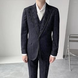 Men's Suits 2023 Velvet Dinner Man Supporter Dress Suit Printing Process Green Fruit Collar Three-piece Black