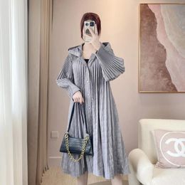 Women's Trench Coats Miyake Pleated Coat Women Winter Hooded Loose Plus Size High Quality Fashionable Warm Windproof Single Breasted