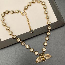 Unisex G Letters Bee Titanium Steel Clavicle Pendant Necklaces Classic Fashion Diamond Brand Designer Hip Hop Jewellery Accessories201S