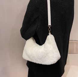 Plush handbag for women with large capacity new fashionable and cute autumn and winter single shoulder handbag textured plush large bag White Style