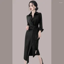 Casual Dresses Hepburn 2023 Autumn French Style Temperament Waist-Controlled Slim Fit Slimming Split Collar Dress Maxi