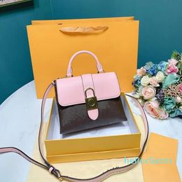 Luxurys Designers Bags Style Genuine Leather Presbyopia Lock Postman Bag Portable Handbag Shoulder Bags Handbags