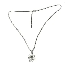 Chains Flower Hollow Necklace For Women Clavicle Chain Sweet Wedding Party Jewellery F19D