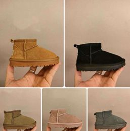 Designer Australia Wgg AUS snow boot kids children winter warm shoes Boys Girls Mini Bailey Bling Button ankle booties Baby short Boots Slip-on shoe XMAS gifts mhg