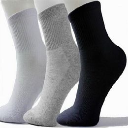 Men Athletic Socks Sport Basketball Long Cotton Socks Male Spring Summer Running Cool Soild Mesh Socks For All Size shipp301w