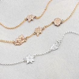 Pendant Necklaces Vintage Women's Stainless Steel Flower Pattern Necklace Rose Gold Colour Fashion Jewellery For Friends