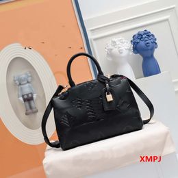 Latest black embossed one-shoulder messenger bag fashion handbag with large capacity SIZE:29*21*12CM