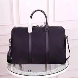 Whole Classic Designer travel bag mens designer travel luggage for men totes leather handbag duffle bag fashion luxury Designe2284