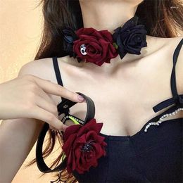 Pendant Necklaces Gothic Chokers Halloween Rose Necklace Exaggerated Dark Neckchain Trendy Jewelry