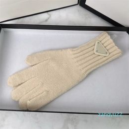 Designer Letter Gloves for Winter and Autumn Fashion Women Cashmere Mittens Glove With Outdoor Sport Warm Winters Glovess