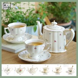 Mugs Europe Tea Cup And Saucers Set Ceramic Mug Coffee With Dessert Plate Spoon Insect Drinkware Teapot Espresso Cups 231013